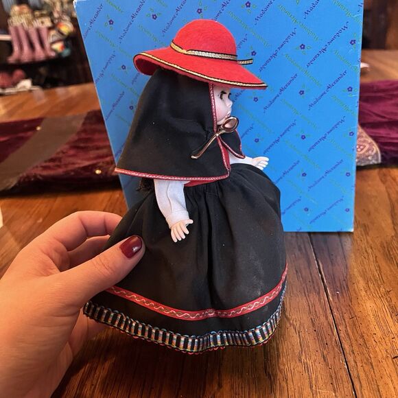 Madame Alexander doll Peru Excellent Condition With Box - Picture 6 of 8